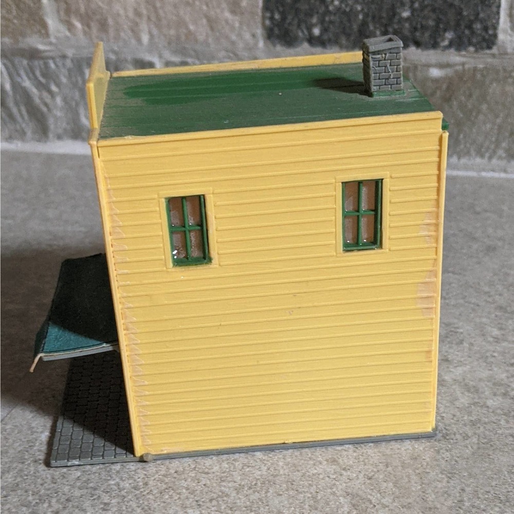 HO Scale Train Building General Store - Picture 4 of 5